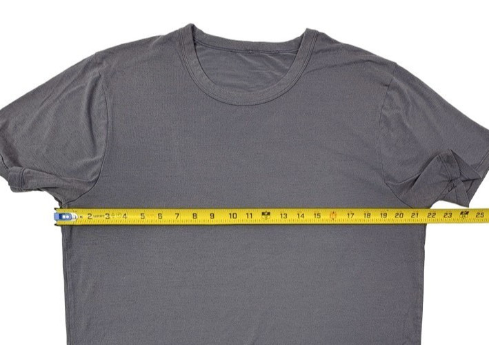 Lululemon Mens Large Charcoal Gray Performance Stretch T Shirt Soft Athletic Tee gallery