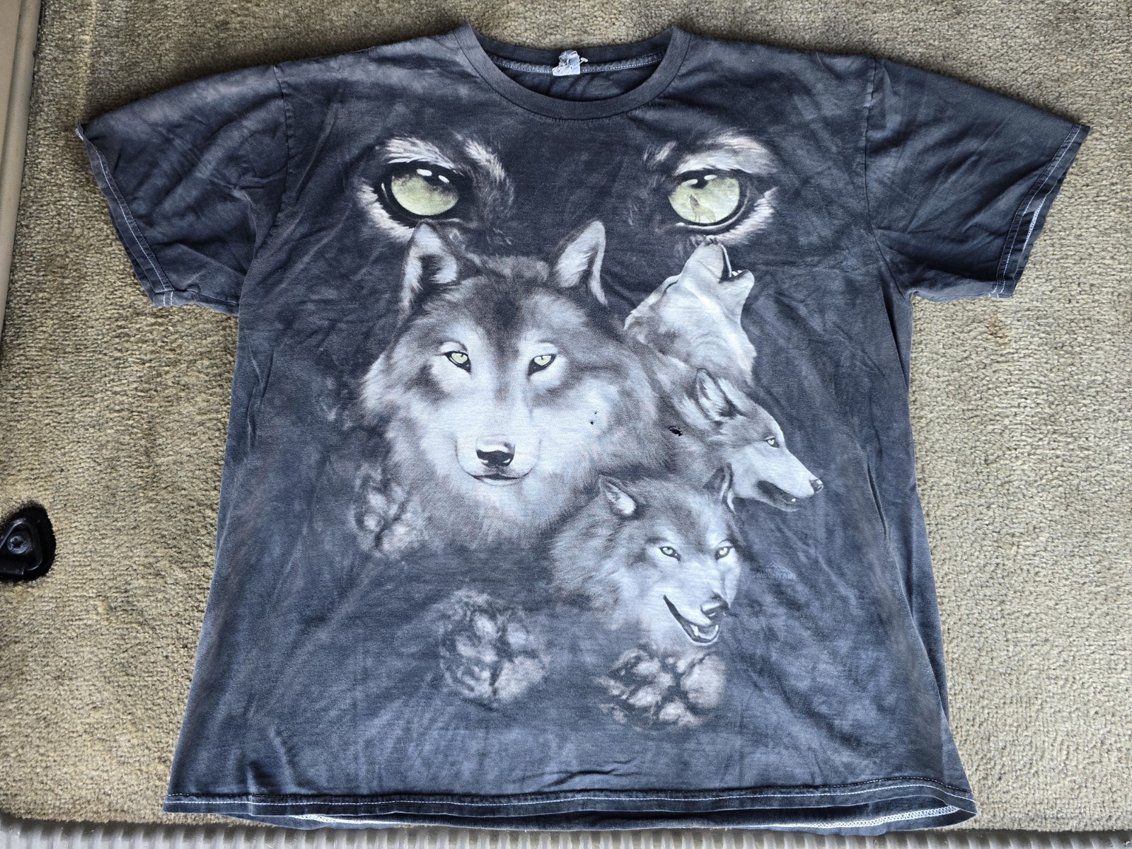 The Mountain Size XL Black 2011 Wolf Pack Eyes T-Shirt gallery