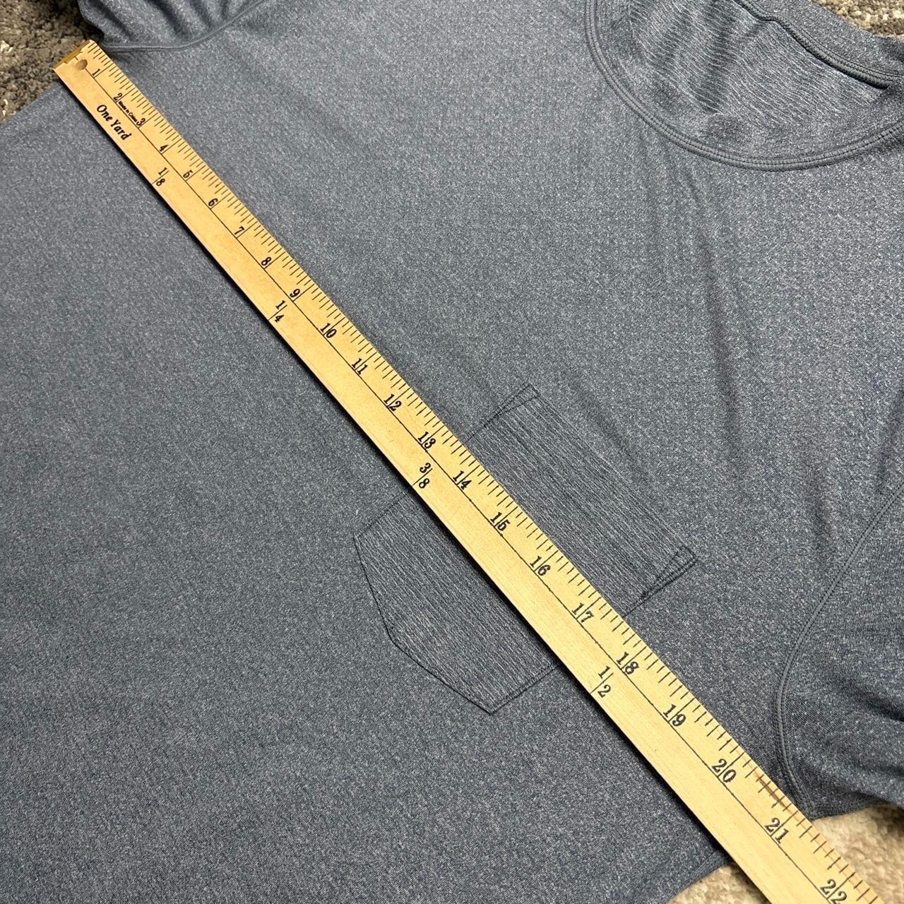 Vuori Strato Tech Tee Shirt Mens Large Blue Pocket Short Sleeve Performance V126 gallery