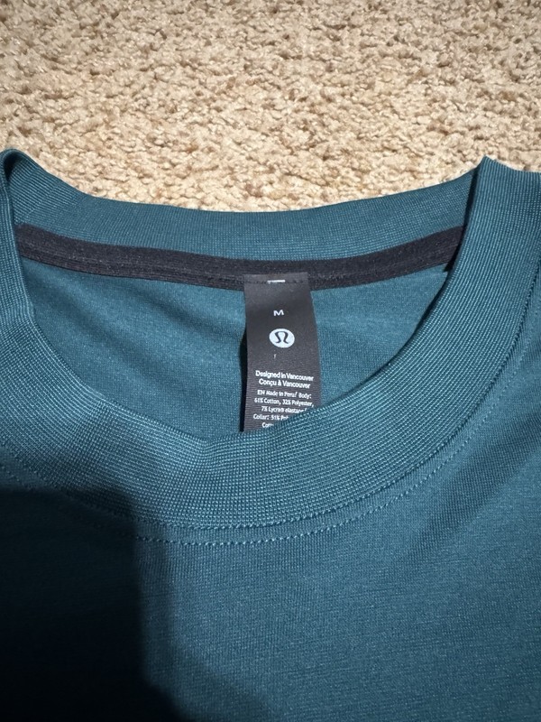 NEW Lululemon Men’s Size Medium Storm Teal Zeroed In Short Sleeve Shirt gallery