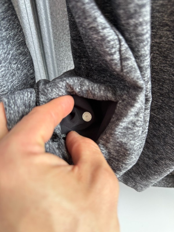 Lululemon Surge Mens L Black Grey Crew Neck Long Sleeve Pullover *PRISTINE* gallery