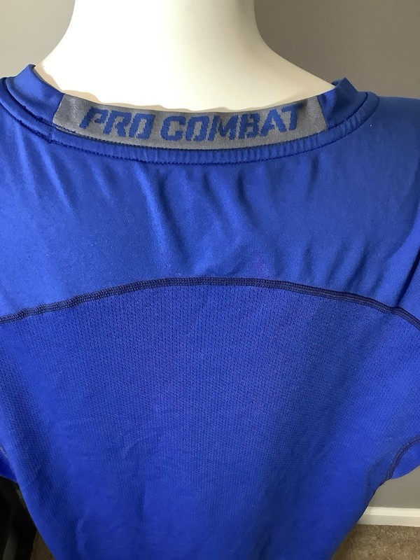 Men’s Large Universidad De Chile Nike Dri Fit Pro Combat Sleeveless Shirt gallery