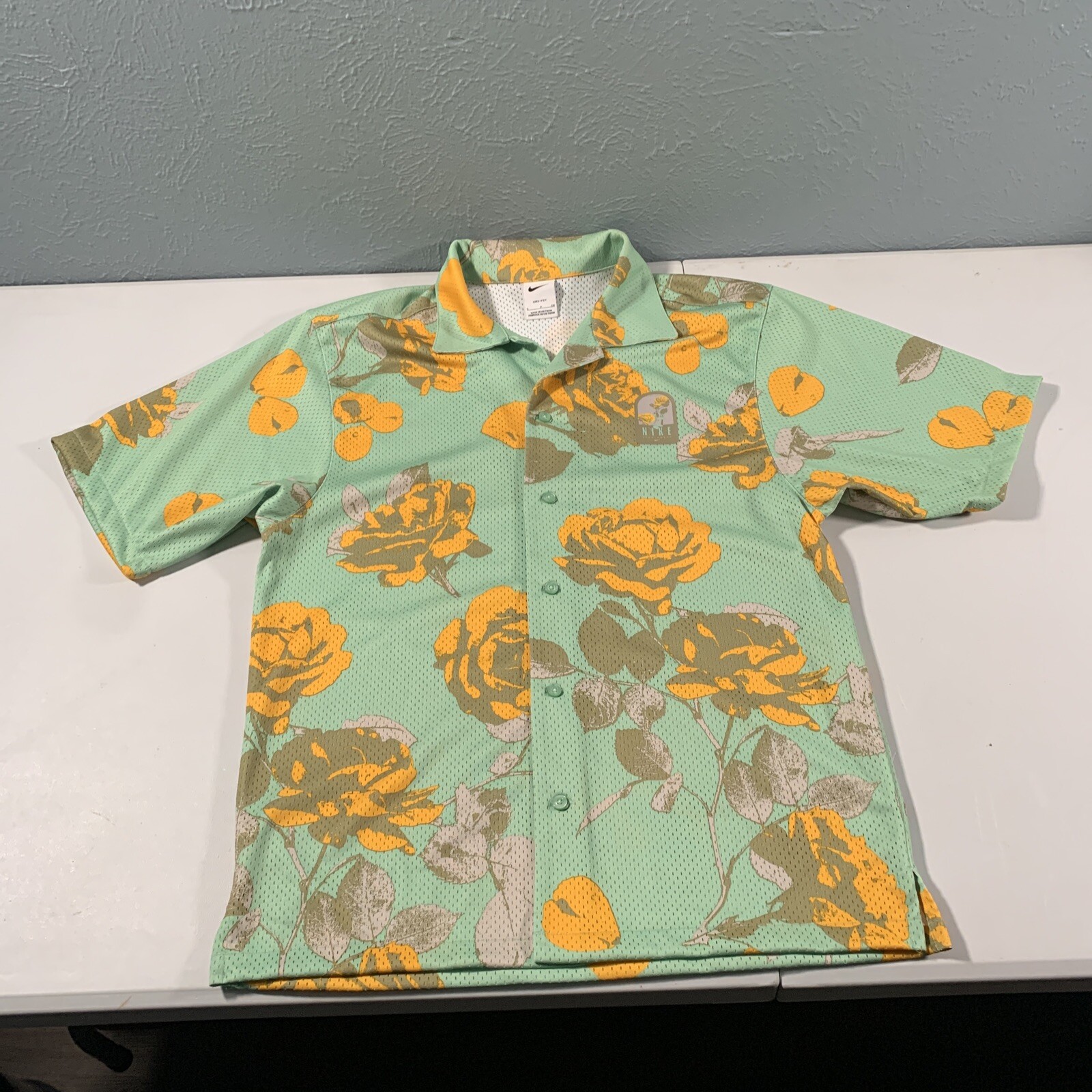 Mens Size S Nike Sportswear Floral Mesh Resort Button Down Shirt gallery