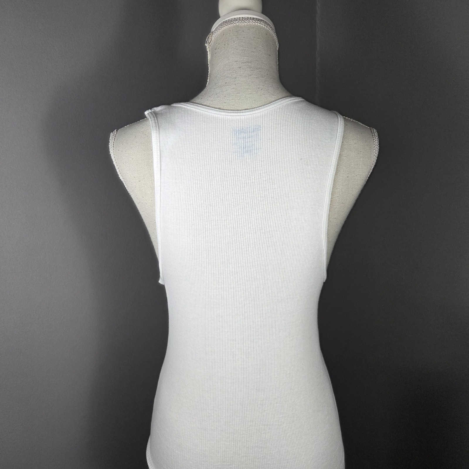 Gildan Ribbed Tank Top Mens Medium White -Long -Slim Fit -Tagless gallery