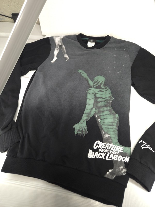 Universal Monsters Creature From The Black Lagoon Sweatshirt Size S gallery