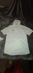 EUC MEN UNDER ARMOUR WHITE SHORT SLEEVE HOODIE ZIPPER Tee loose fit medium