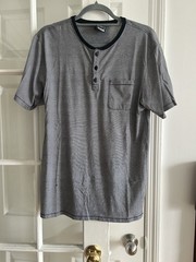 Nike SB Dri-Fit Short Sleeve Pocket Henley Shirt Black/White Stripe Medium