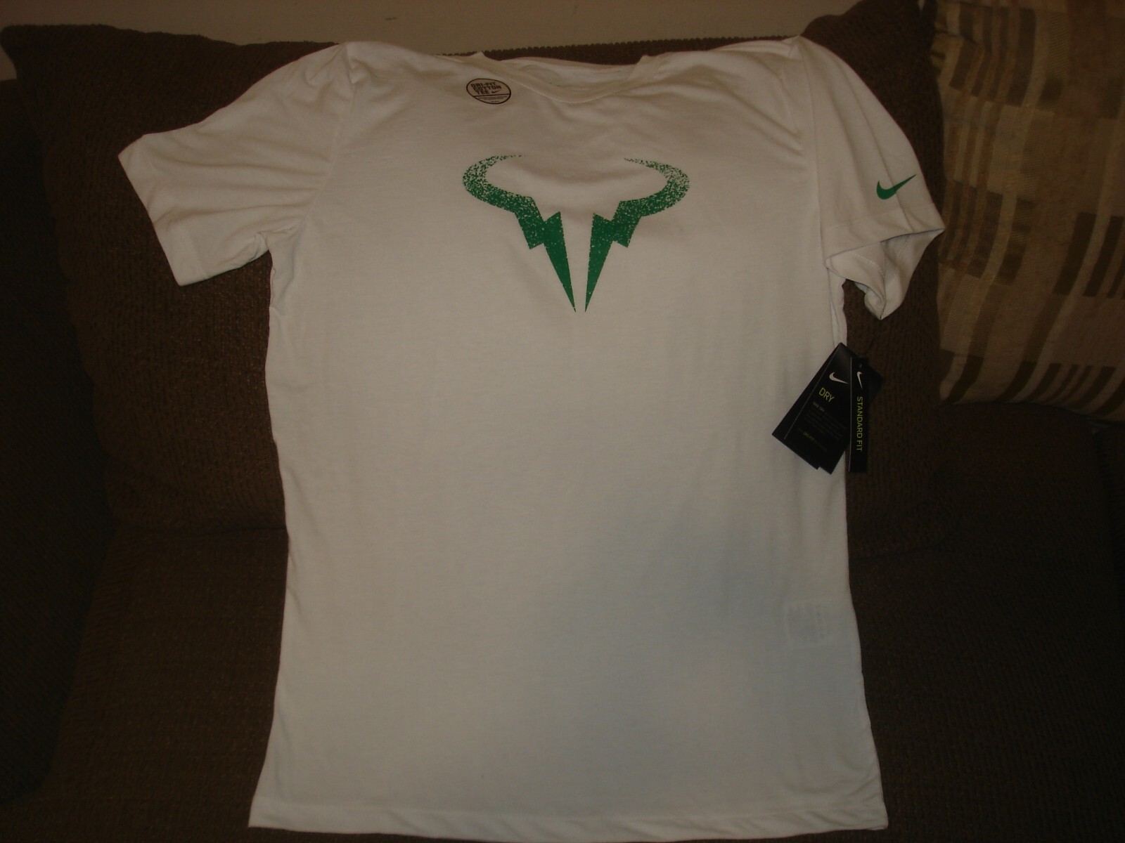 NWT Nike Court Rafa Nadal Bull Logo Men's Tennis Tee Shirt CW1534-100 Medium gallery