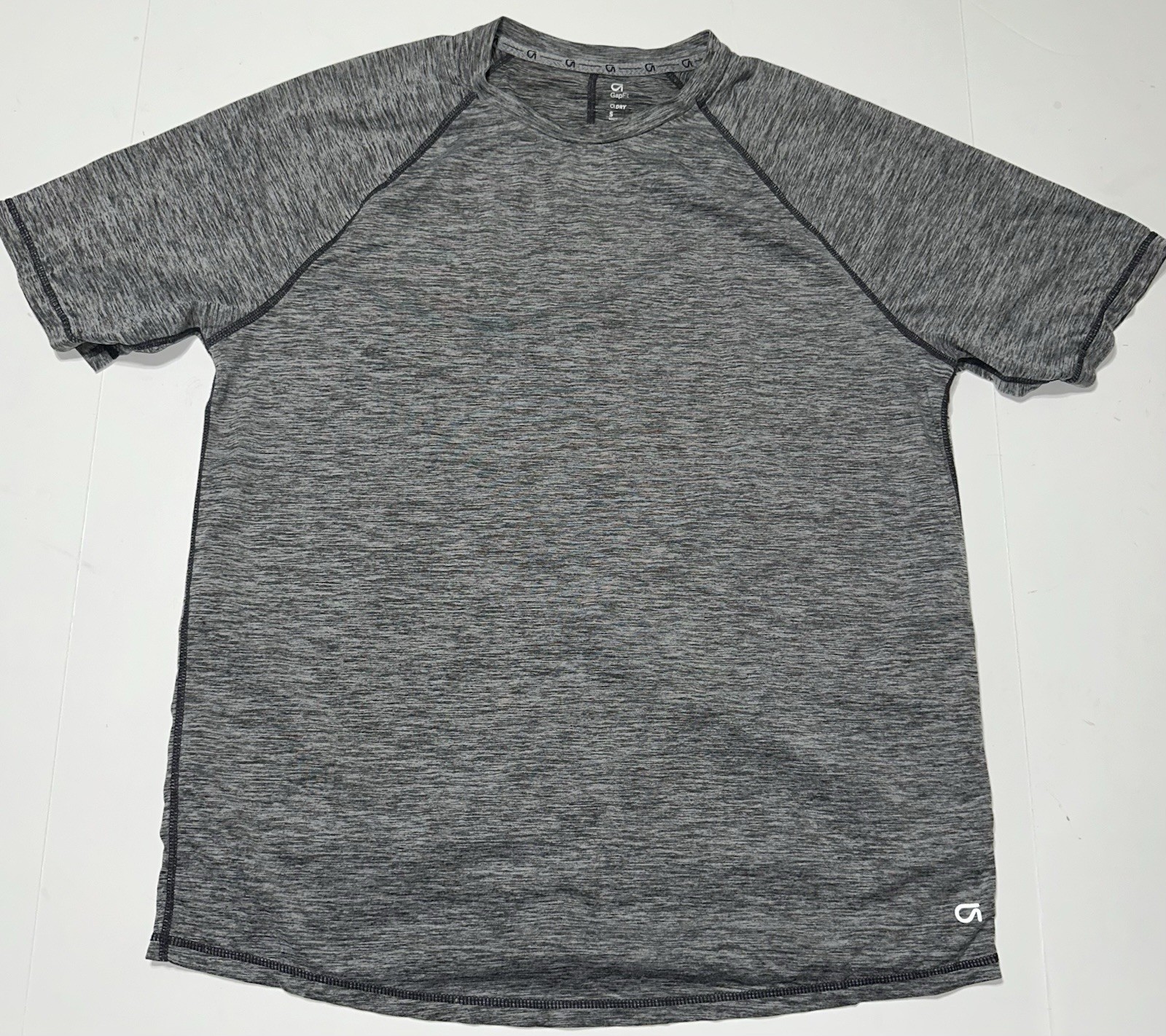 Gap Fit Dry Men’s Size Small Training Short Sleeve Performance Gray T Shirt EUC gallery