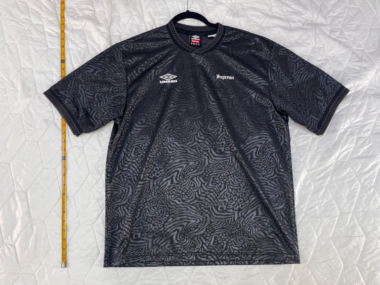 Supreme Umbro Jacquard Animal Print Soccer Jersey Navy Size Medium Soccer gallery
