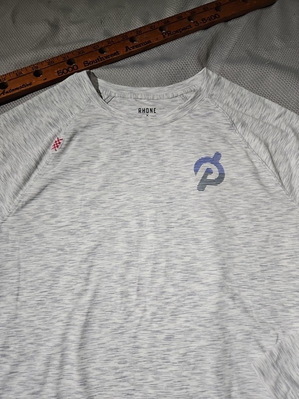 RHONE Peleton Reign Shirt Sz M Gray Graphic Print Performance Athletic Stretch gallery