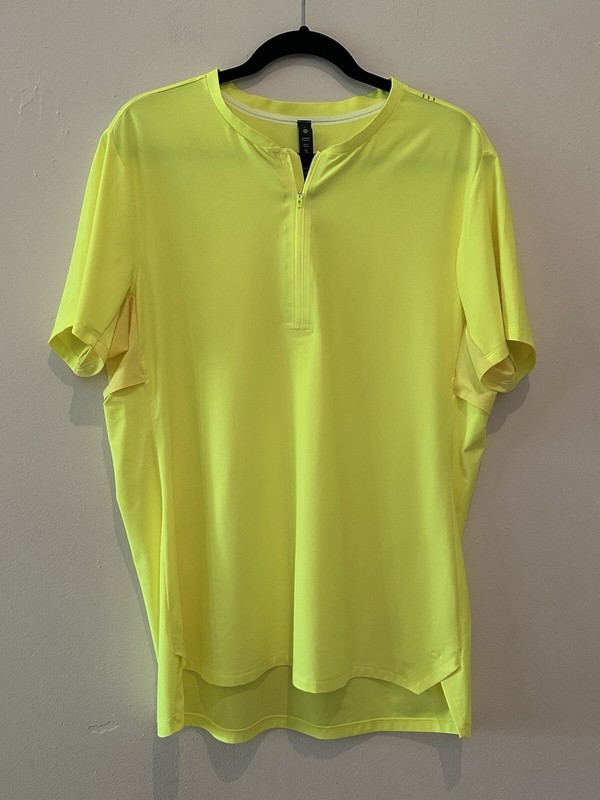 Lululemon Shirt Men's Large Vented Tennis Short Sleeve Yellow 1/4 Zip Run Gym gallery