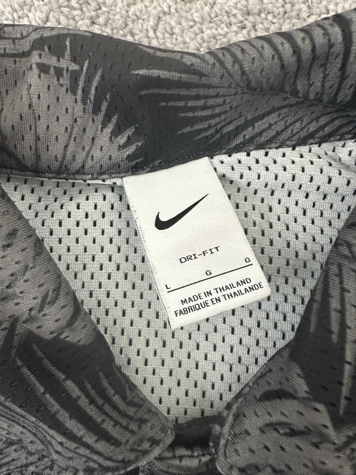 Nike Mens Short Sleeve Button Up Shirt Floral Black Grey Size L DO6165-012 gallery