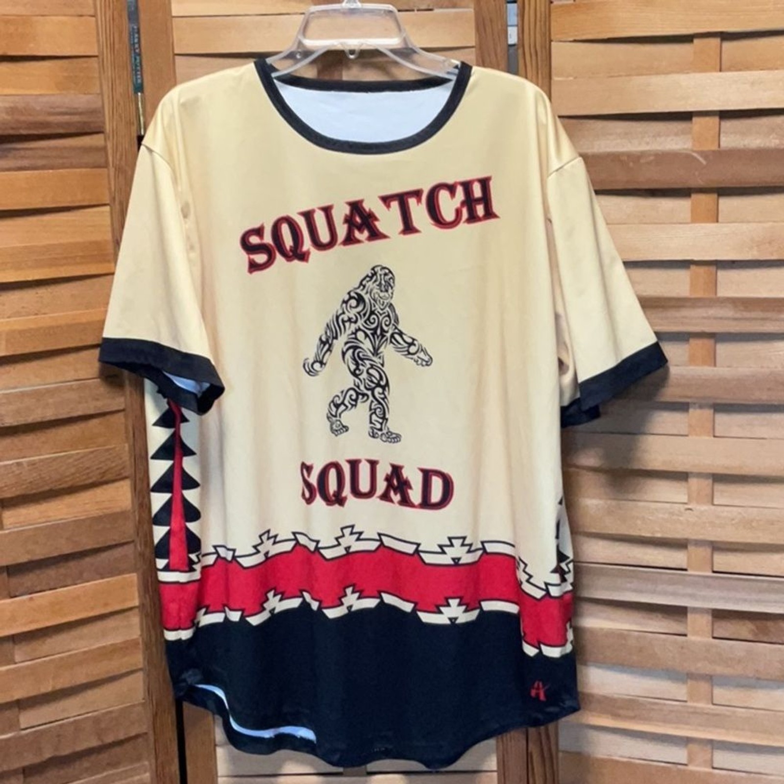 Squatch Squad Cream Red Black Jersey Short Sleeve Tee Shirt Men XXL Polyester gallery