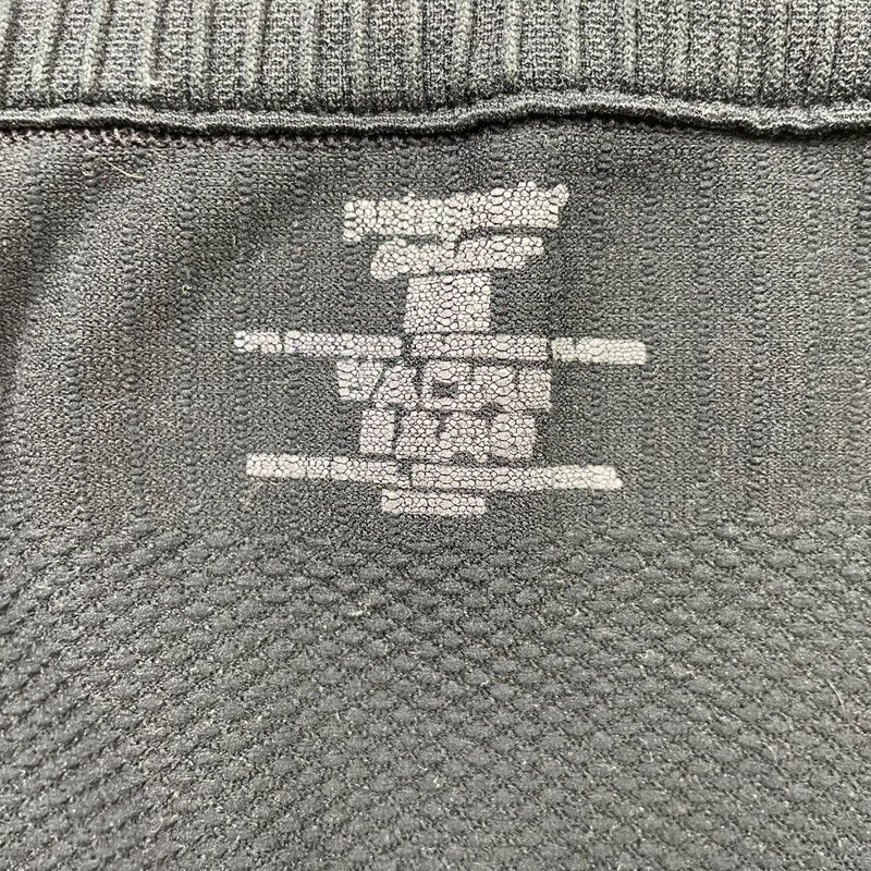 Patagonia Men's Performance Base Layer Capilene 1/4 Zip Pullover Black • Medium gallery
