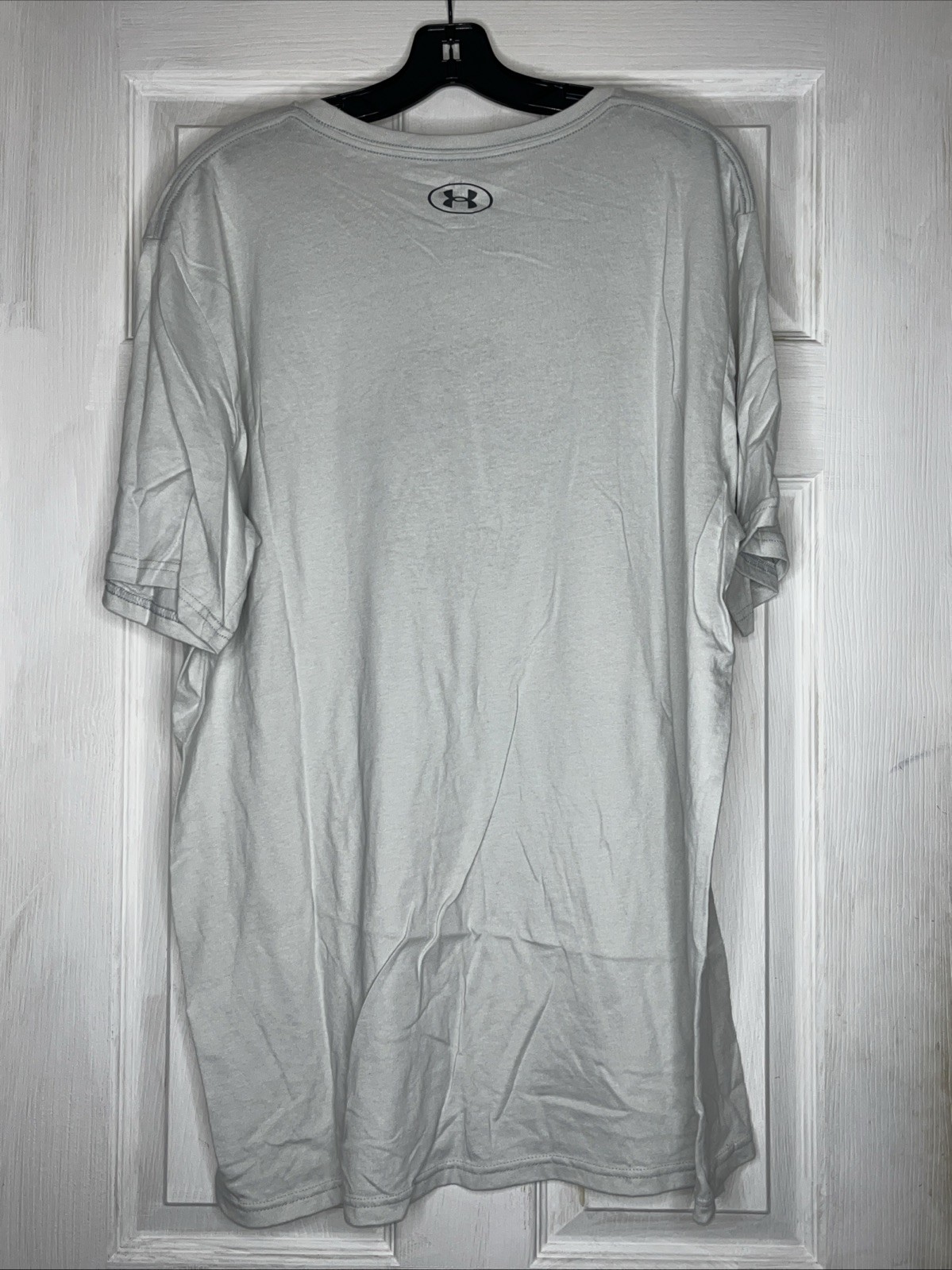 🆕 Men’s XXL Loose Fit Under Armour Basketball Short Sleeve Tee Cream/Black gallery