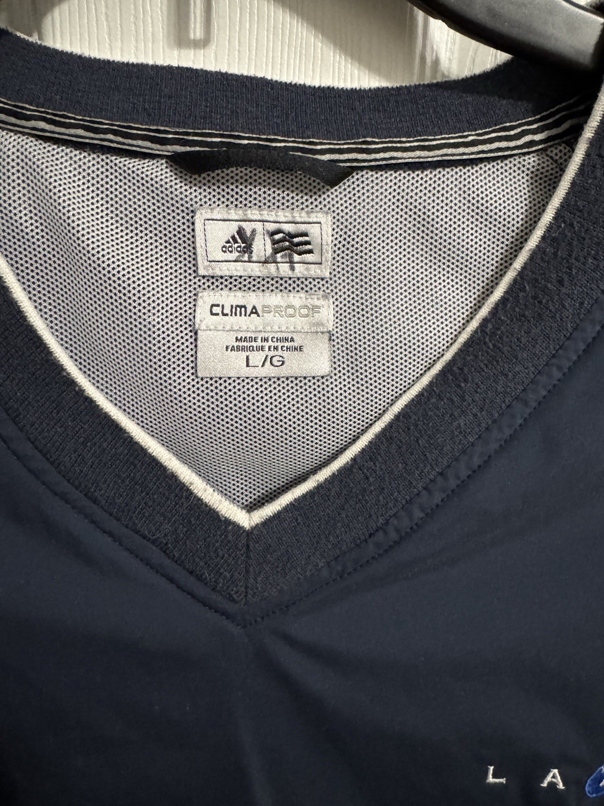 Adidas Climate Proof Men’s Size Large Navy V-Neck Golf Pullover Employee Lazboy gallery