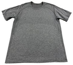 Lululemon Metal Vent Tech Men’s Sz. Large Heather Gray Performance Shirt!