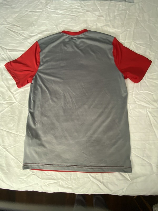 Men's Pre-Owned Under Armour Red and Gray Shirt Size Small gallery