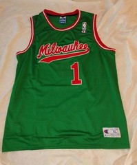Unworn XL Oscar Robertson #1 Milwaukee Bucks Green NBA Basketball Jersey