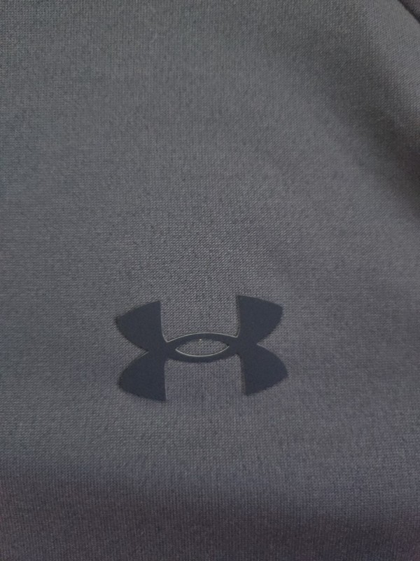 Under Armour Men's M Charcoal Gray Long Sleeve Performance Loose Fit-EUC gallery