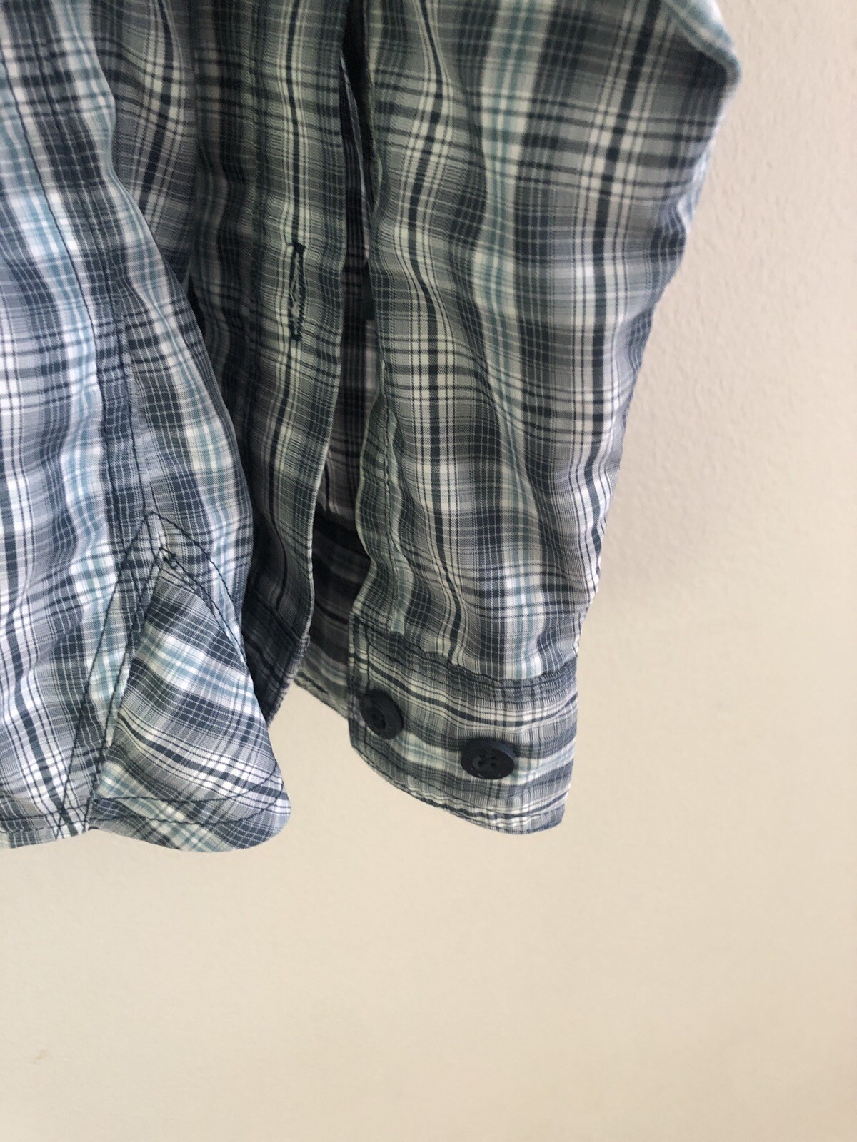 Simms Lightweigh Fishing Shirt Size Medium Nylon Poly Blend Plaid gallery