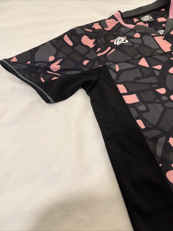OpTic x Miami LIMITED EDITION jersey Large, pink and gray geometric gallery