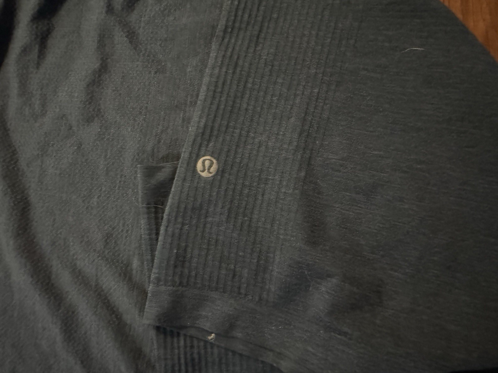 Lululemon Men's MVT Metal Vent Tech Short Sleeve T Size L gallery