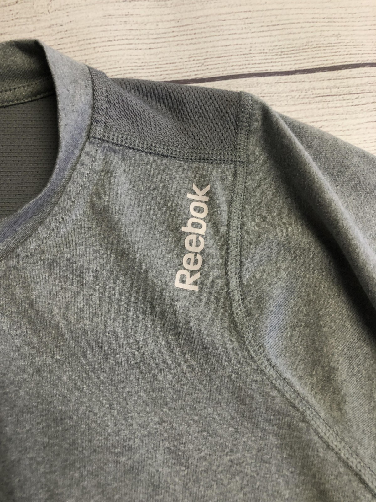 Reebok Shirt Mens Medium Gray Short Sleeve Mesh Athletic Performance Top gallery