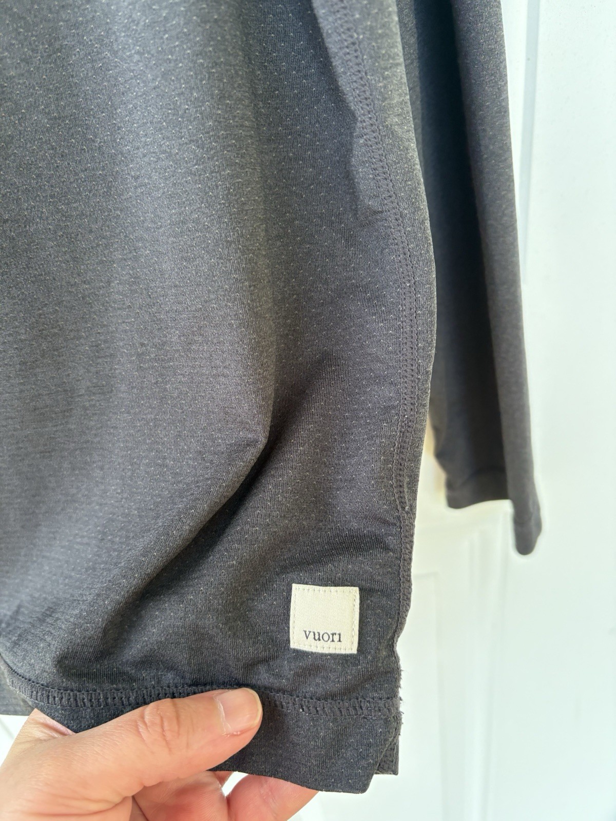 Vuori Long Sleeve Current Tech Tee in Men’s Black Size Medium gallery