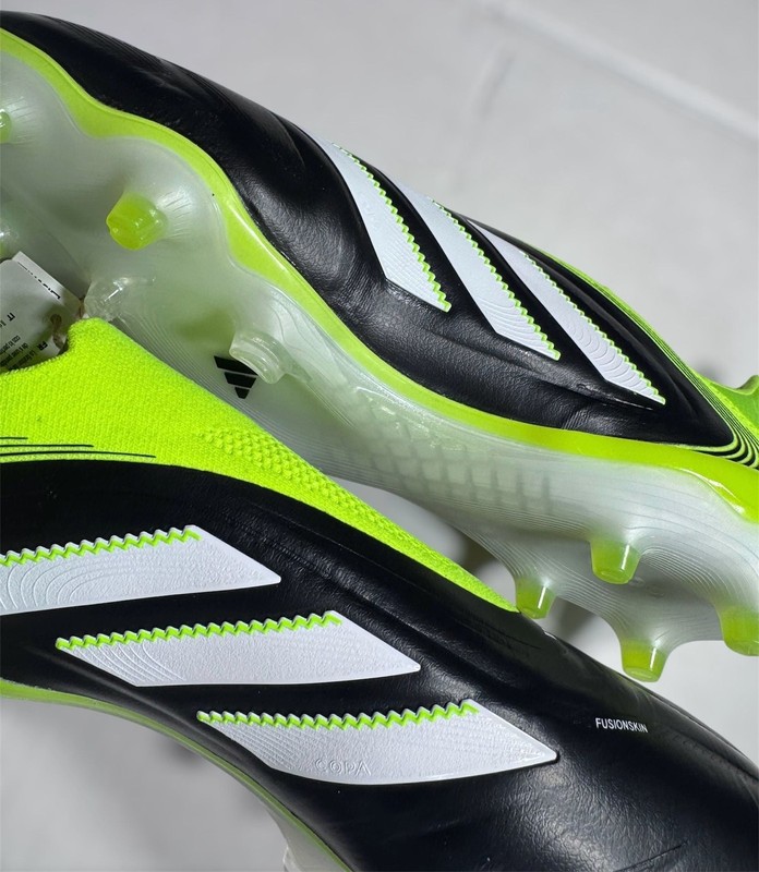 Size 9.5 Adidas Copa Pure III Elite Soccer Cleats Black/Yellow gallery