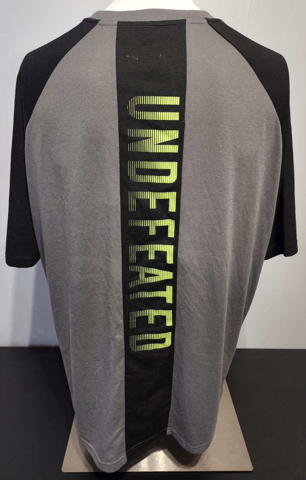 Pro Player Undefeated Mens Size Large Gray Black Short Sleeve Activewear gallery