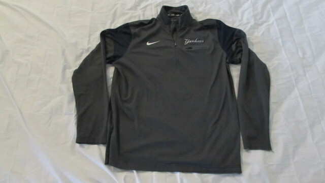 Nike BSBL Yankees 1/4 Zipper Long Sleeve Large Track Running Pullover Shirt