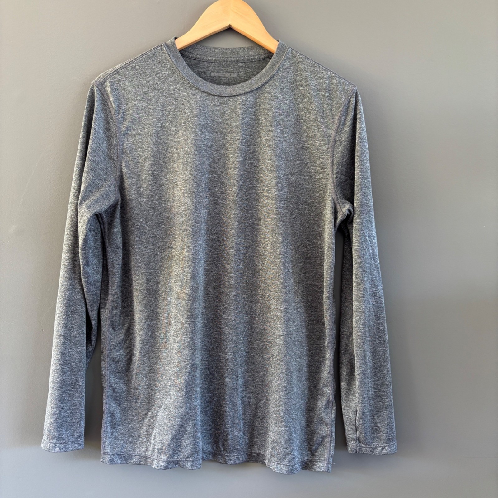 Layer 8 Mens Medium Gray Heathered Long Sleeve Crewneck Performance Shirt gallery