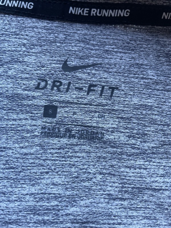 Nike Running Element DriFit Size S Performance Training Runner Top Sweater Shirt gallery