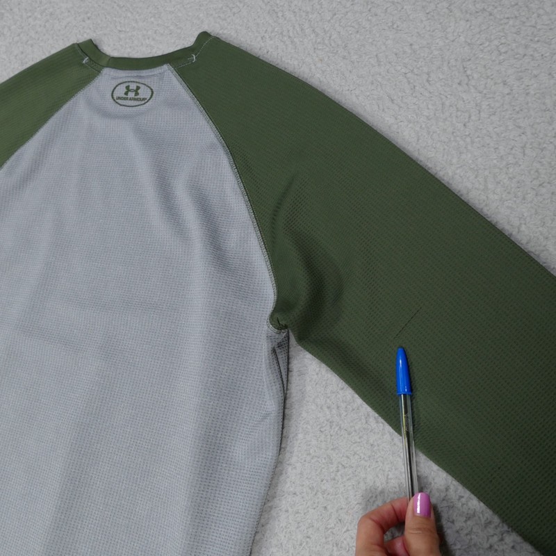 Under Armour Waffle Knit Shirt Men Medium LOOSE Green Gray Long Sleeve Heatgear gallery