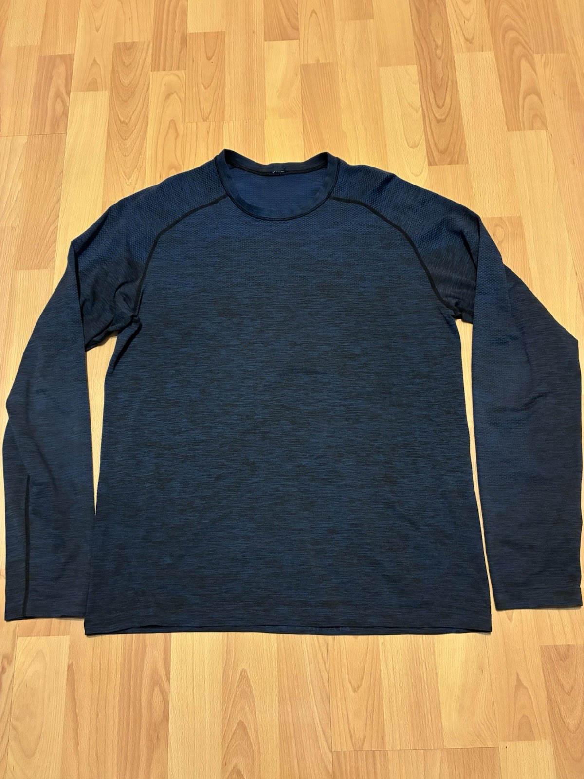 Lululemon Long Sleeve Blue Medium Athletic Workout Leisure Shirt gallery