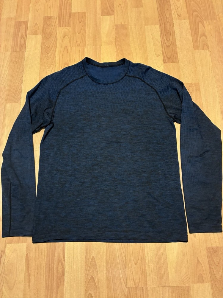 Lululemon Long Sleeve Blue Medium Athletic Workout Leisure Shirt