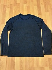 Lululemon Long Sleeve Blue Medium Athletic Workout Leisure Shirt