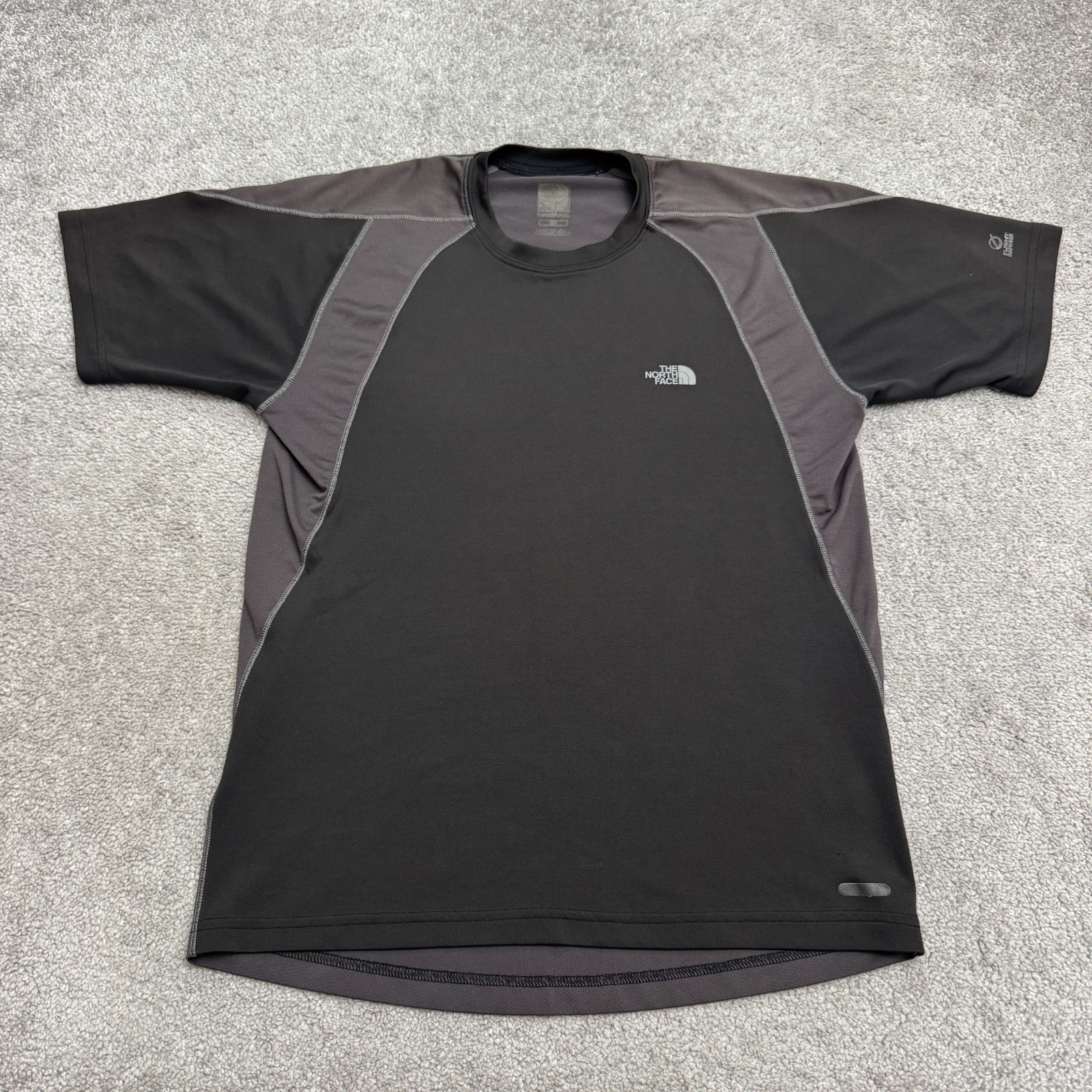 The North Face Flight Series Running Shirt Men Small Gray Colorblock FlashDry gallery