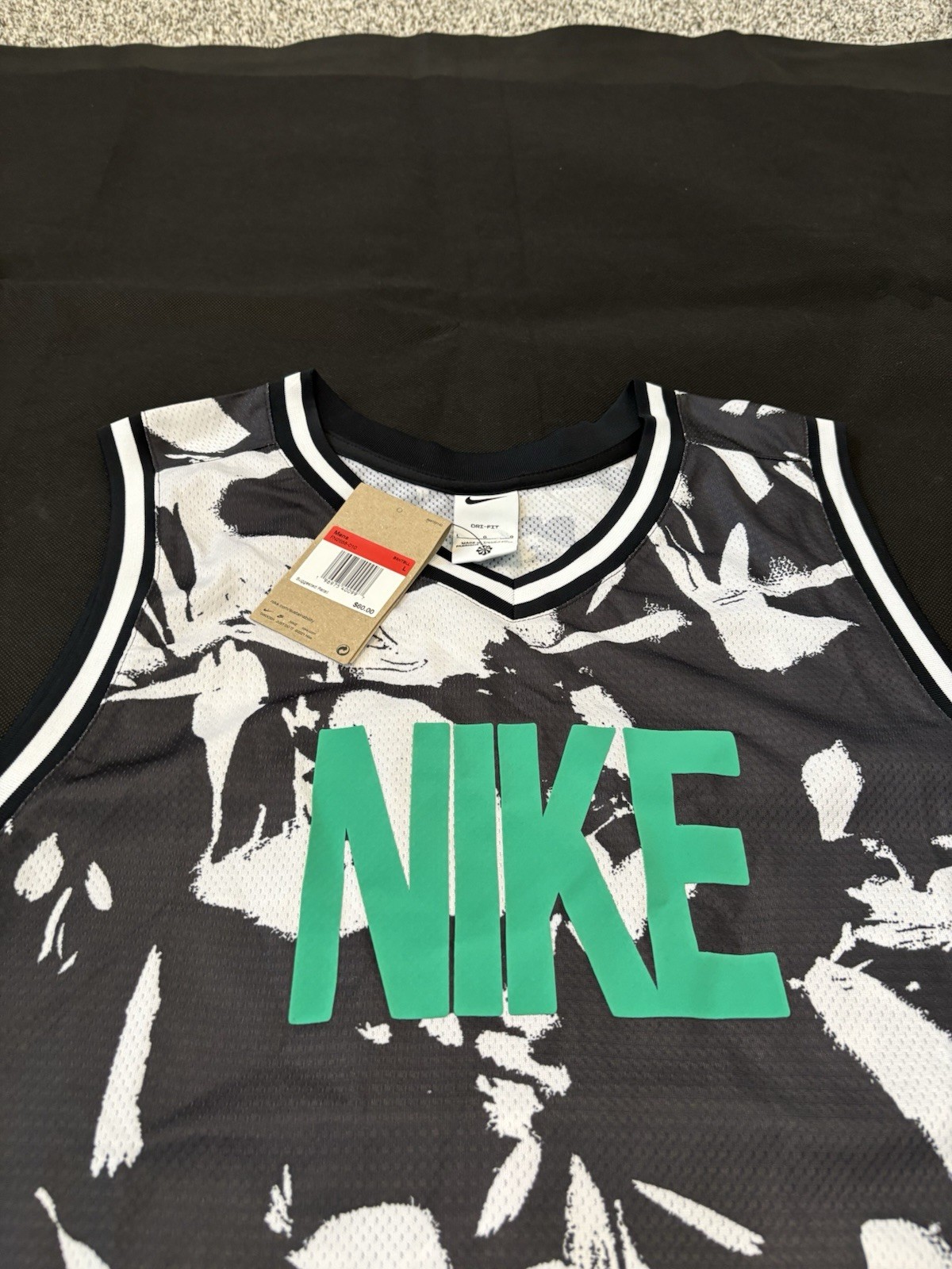 Nike DNA Dri-FIT Basketball Jersey Men’s Large Black White FN2688-010 NWT $60 gallery