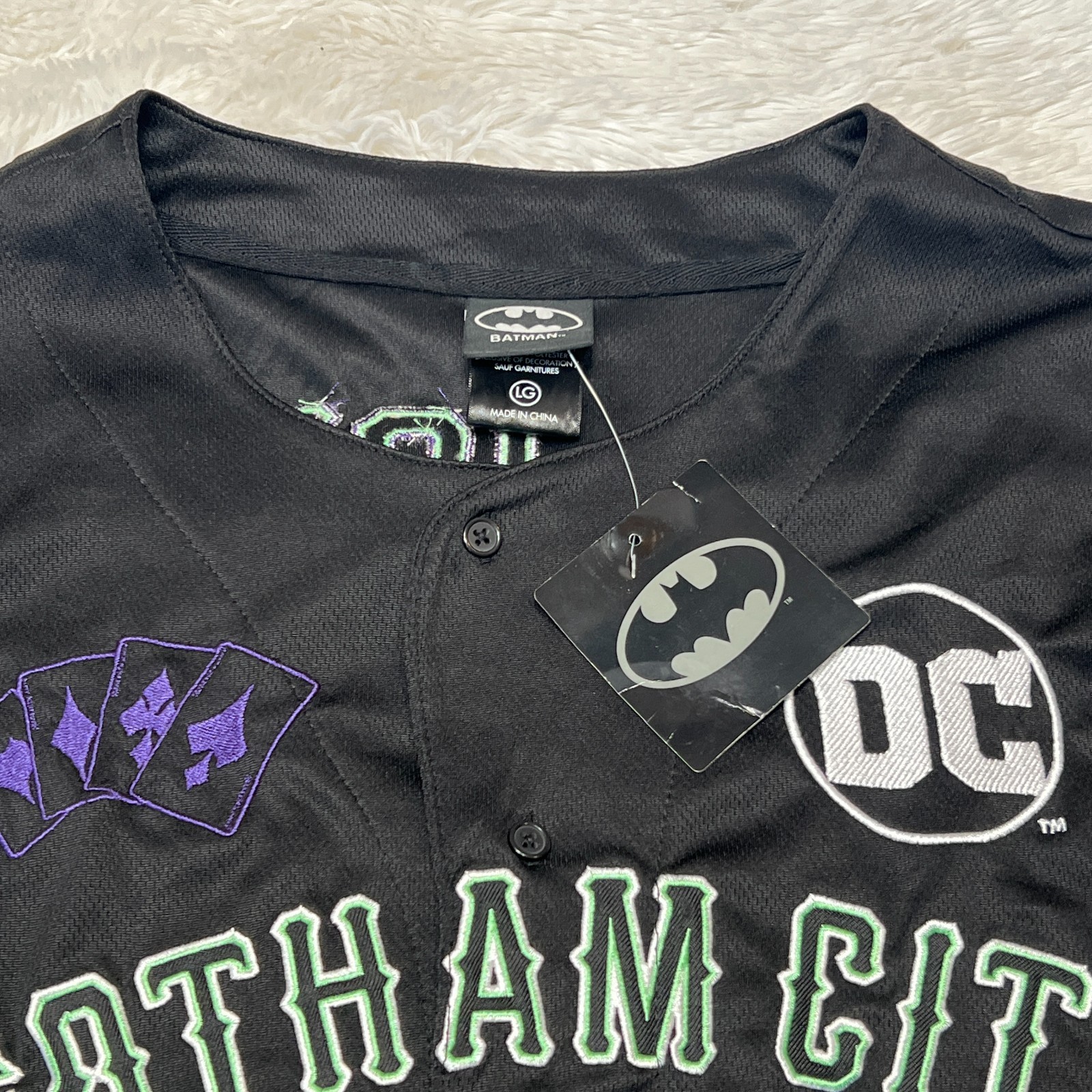 DC COMICS BATMAN / THE JOKER GOTHAM CITY JERSEY SIZE L gallery