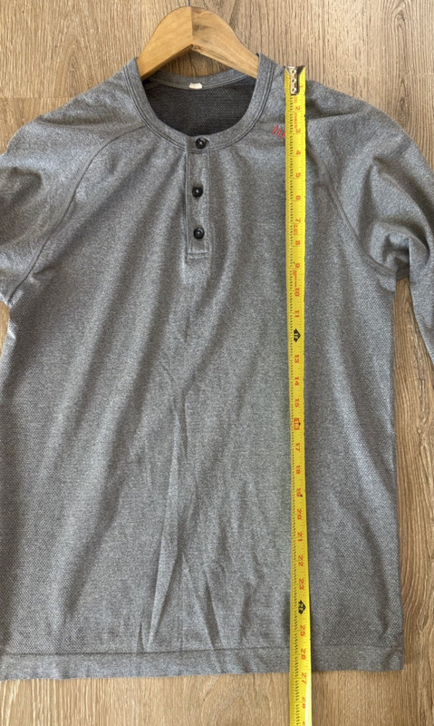 Lululemon Men’s Henley Long Sleeve Button Casual T Shirt Gray gallery
