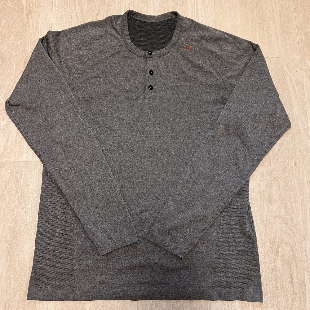 Lululemon Men's Henley Long Sleeve Size Large. Bin K-23