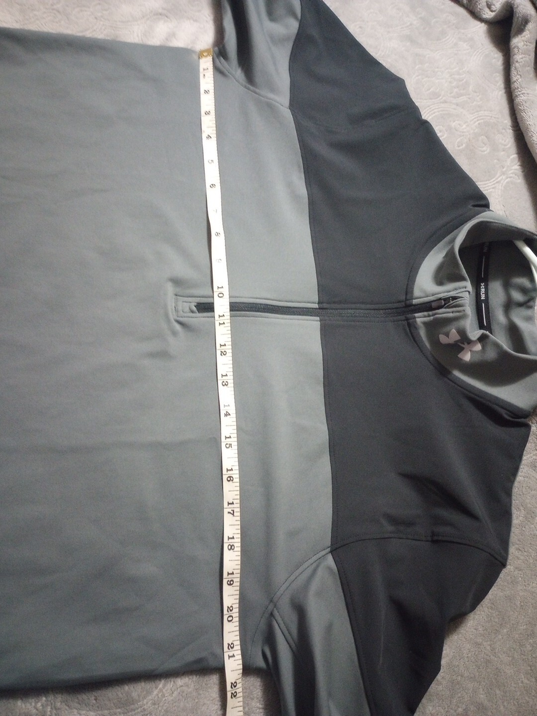 Under Armor 1/4 Zip Up Collard Pull Over Gray And Black Men's Large Heat Gear gallery