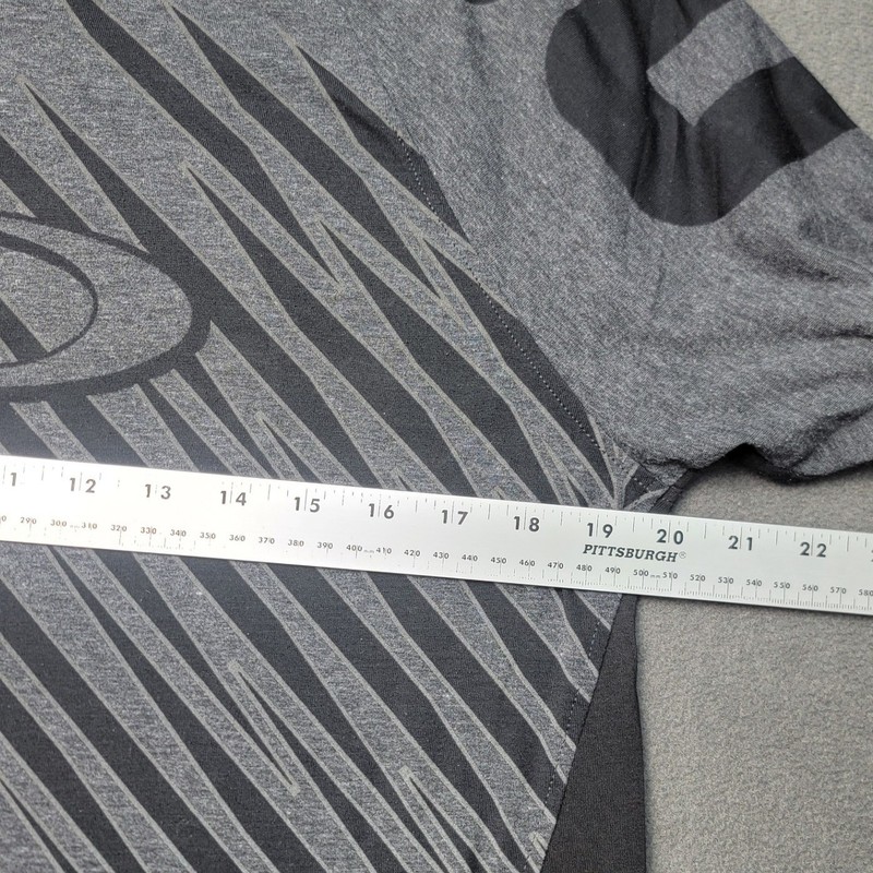 EUC Oakley Men-MED Performance T-Shirt Gray Black Graphic Training Golf Top gallery