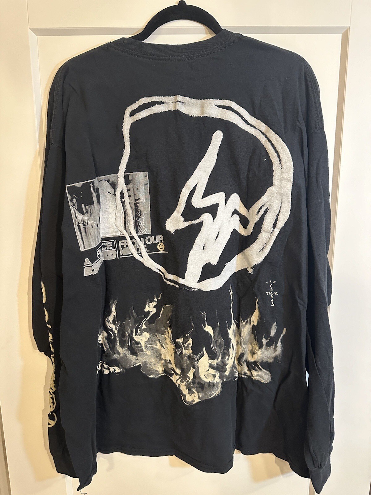 TRAVIS SCOTT CACTUS JACK + KAWS FOR FRAGMENT L/S TEE WASHED BLACK SIZE XL gallery