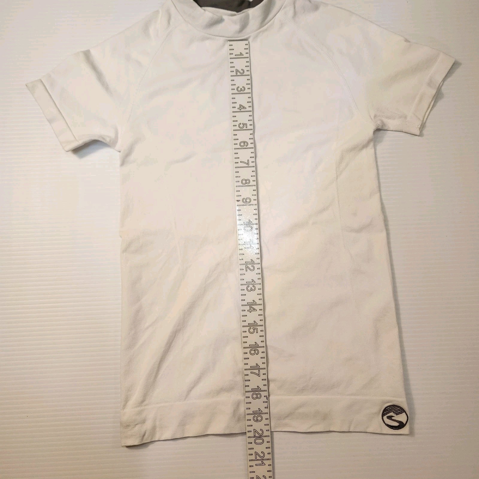 Showers Pass Shirt XS/S White Merino Wool Blend Baselayer short sleeve gallery