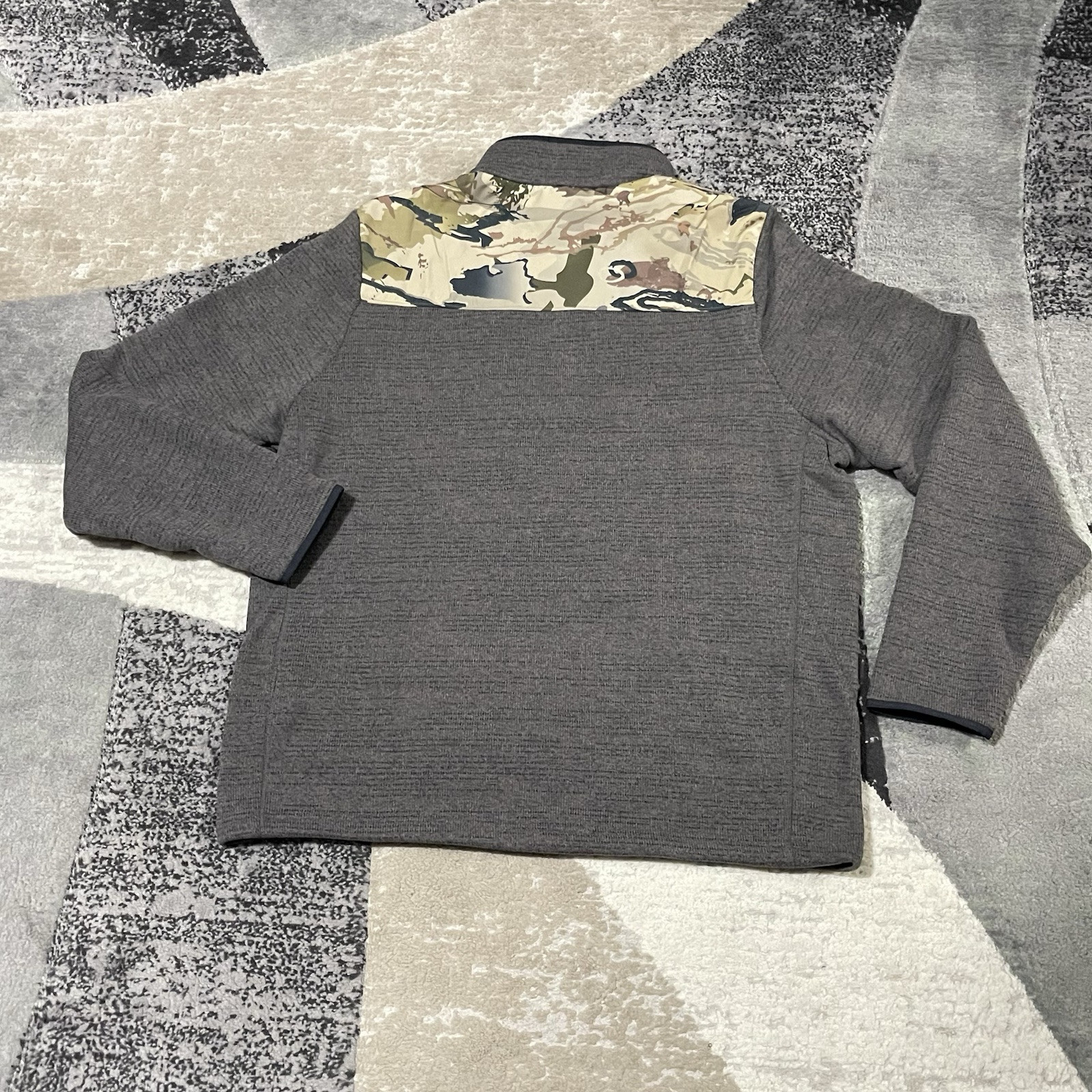 Under Armour Expanse Camo Jacket 1/4 Zip Large Gray Fleece Gorpcore Sweater NEW gallery