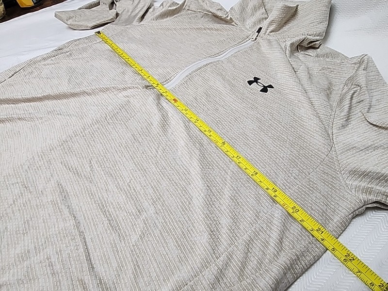 Under Armour Tech 1/4 Zip Training Pullover Mens Medium Beige Stripe Long Sleeve gallery